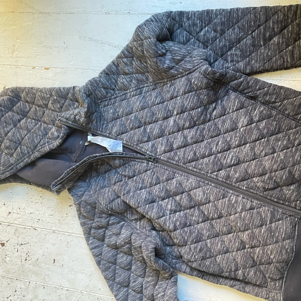 Oiselle Grey Quilted Go-To Hoodie size S. Lightly worn.